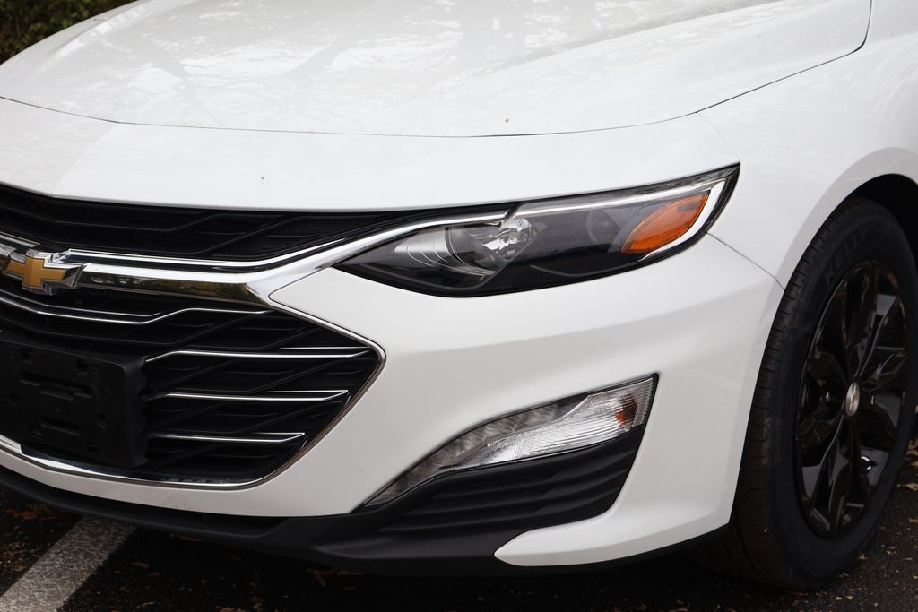 Thumbnail: 2024 Chevrolet Malibu - 3