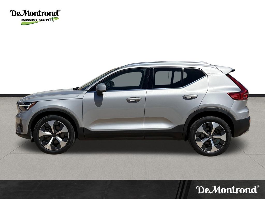 2023 Volvo XC40 B5 Plus Bright Theme - 7