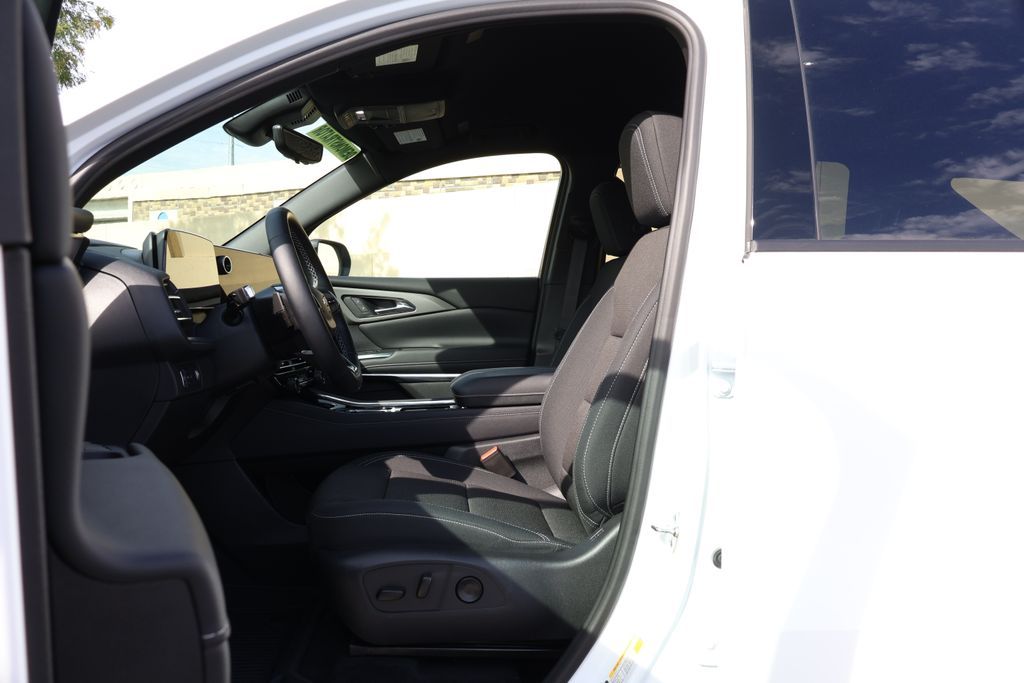 Thumbnail: 2026 Chevrolet Traverse - 14