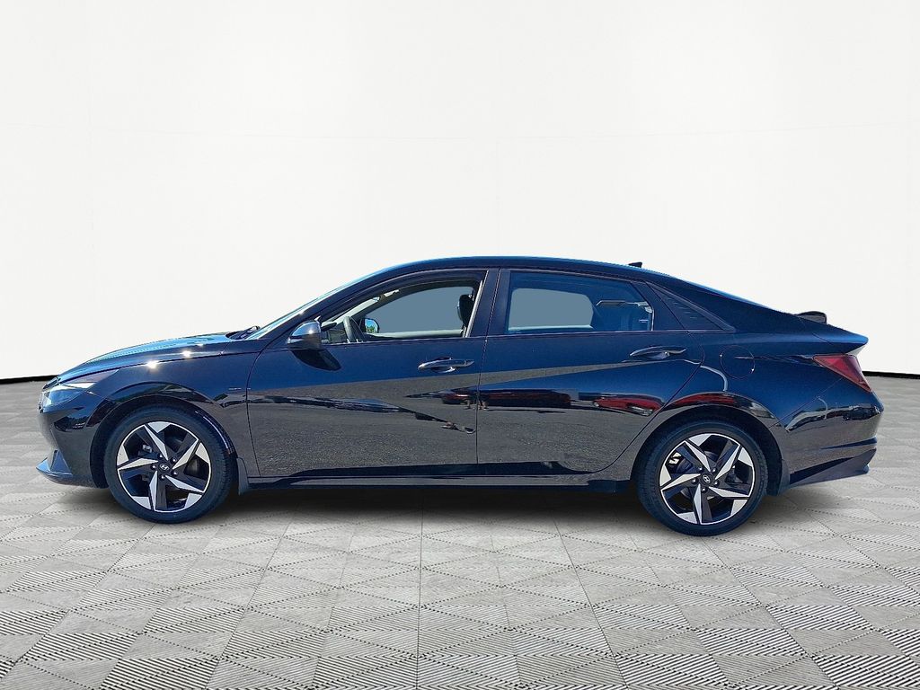 2023 Hyundai Elantra — photo 4