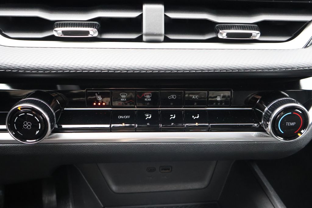 Thumbnail: 2026 Chevrolet Equinox - 26