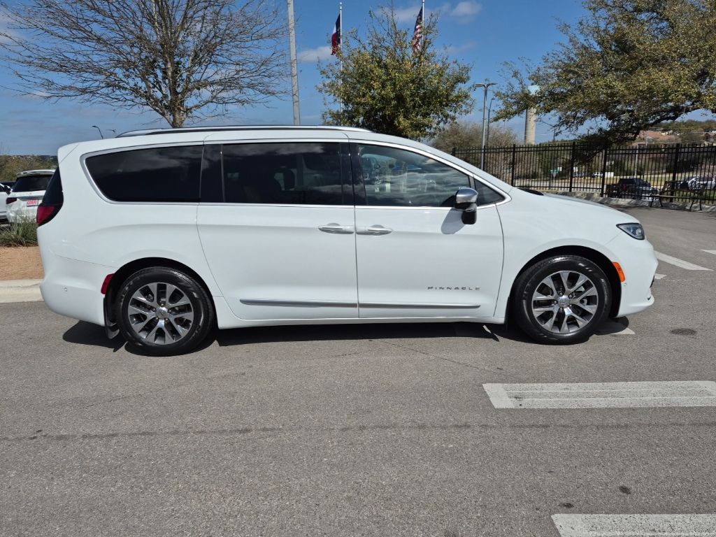 Used Car 2023 Chrysler Pacifica Hybrid  Pinnacle For Sale Under $35,000 In Austin, Texas