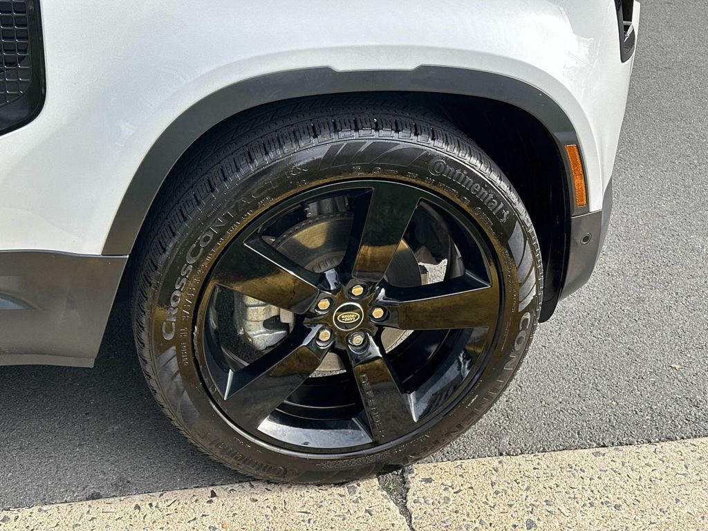 Thumbnail: 2024 Land Rover Defender - 17