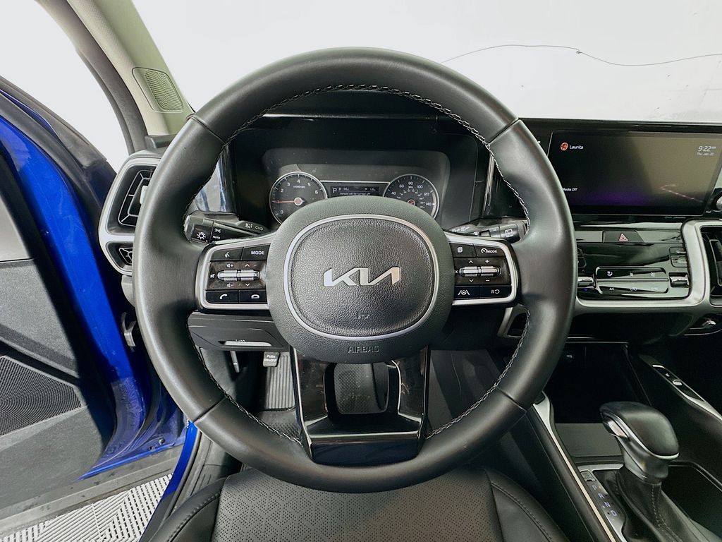 Thumbnail: 2022 Kia Sorento - 11
