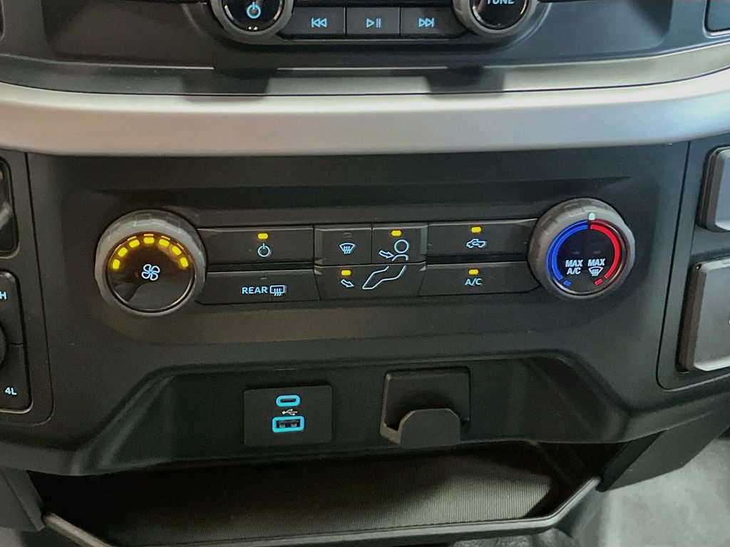 Used 2022 Oxford White Ford XL image 15