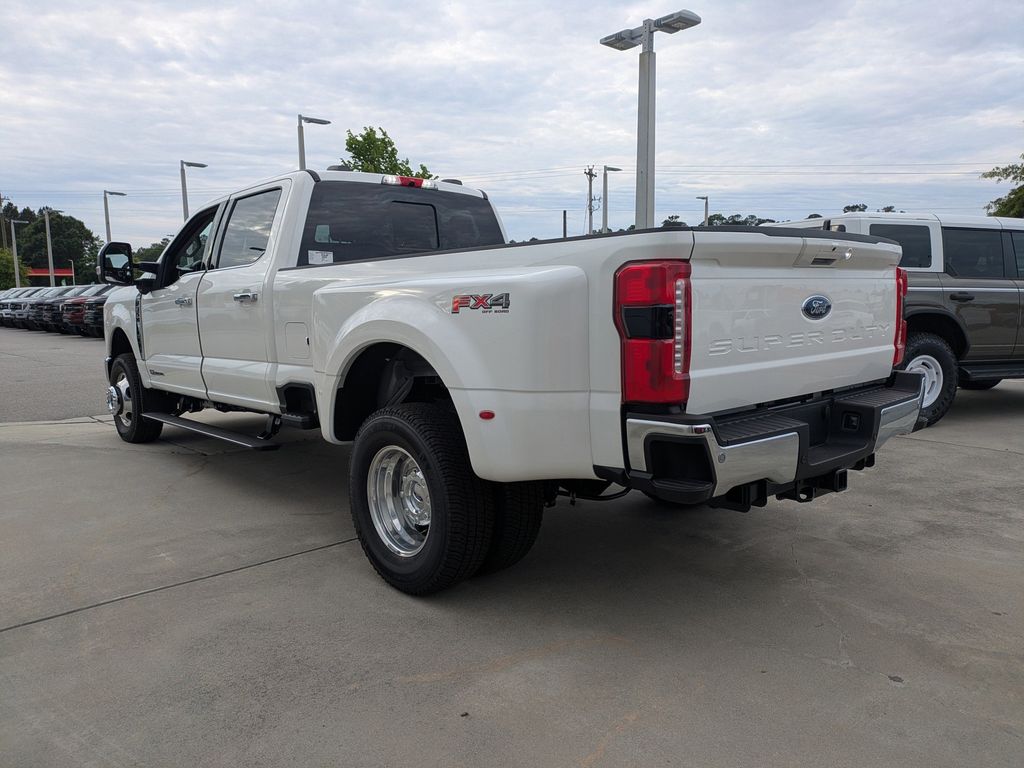 2026 Ford F-350 Super Duty LARIAT