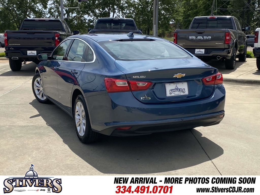 2025 Lakeshore Blue Metallic Chevrolet Malibu LT FWD Sedan