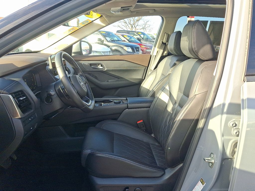 Thumbnail: 2022 Nissan Rogue - 14