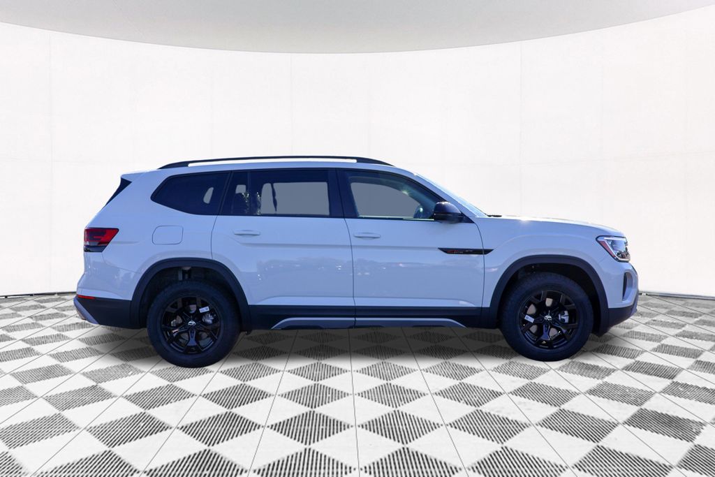 2025 Volkswagen Atlas  8