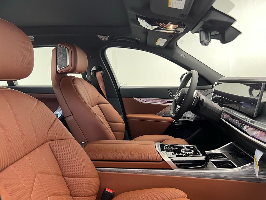 Thumbnail: 2025 BMW 7 Series - 6