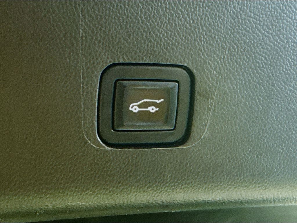 Used Car 2022 Chevrolet Traverse  Premier For Sale Under $35,000 In Austin, Texas