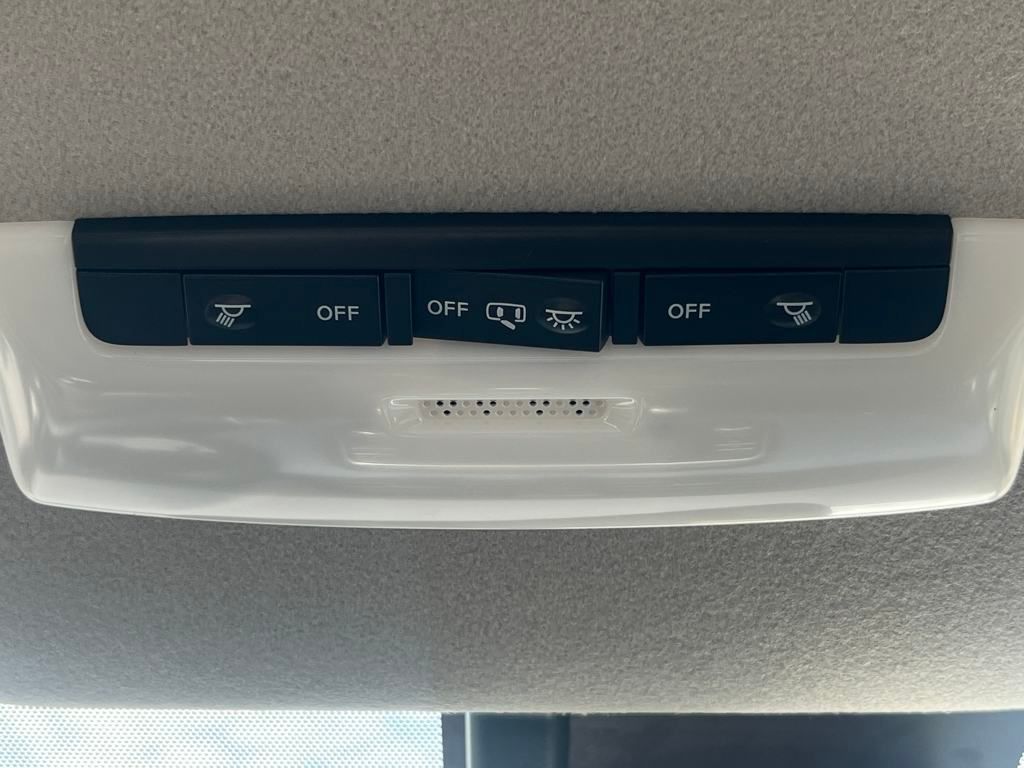 2025 Nissan Versa 1.6 SV photo