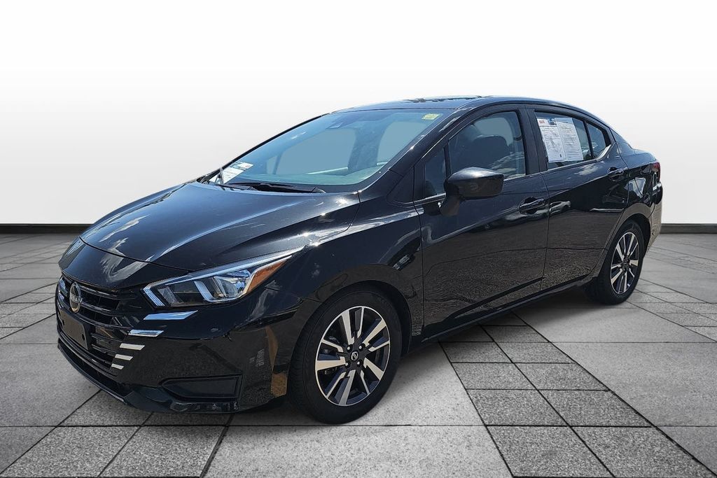 2023 Nissan Versa SV FWD
