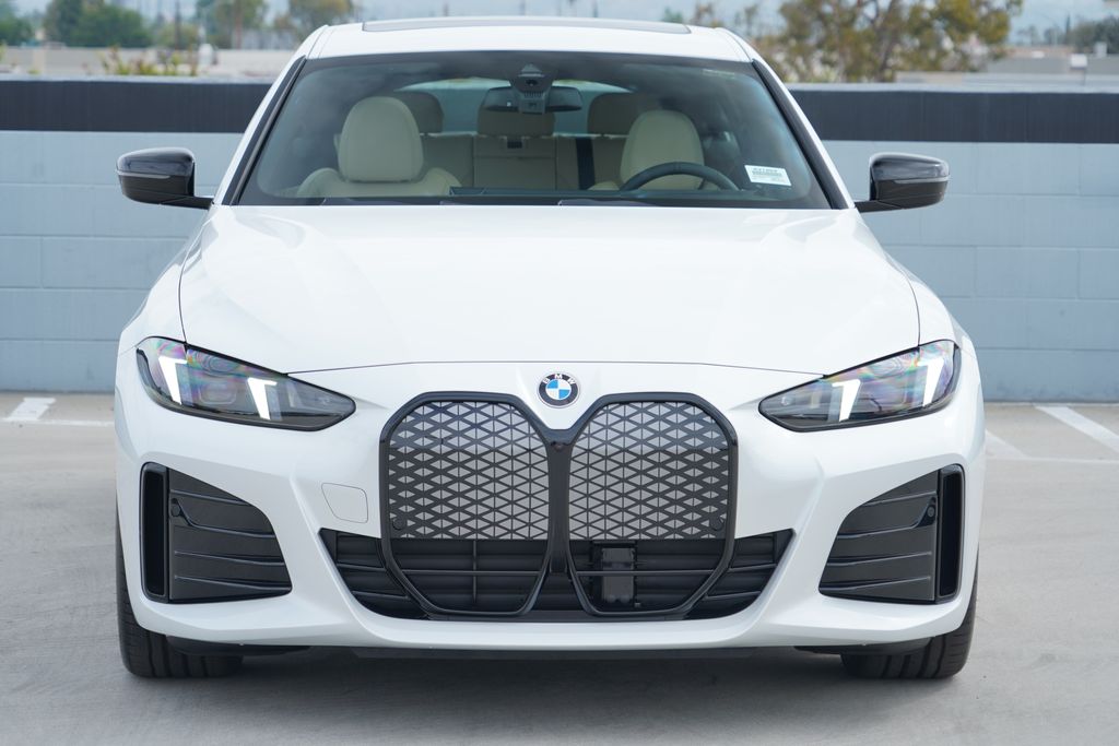 Thumbnail: 2026 BMW i4 - 2