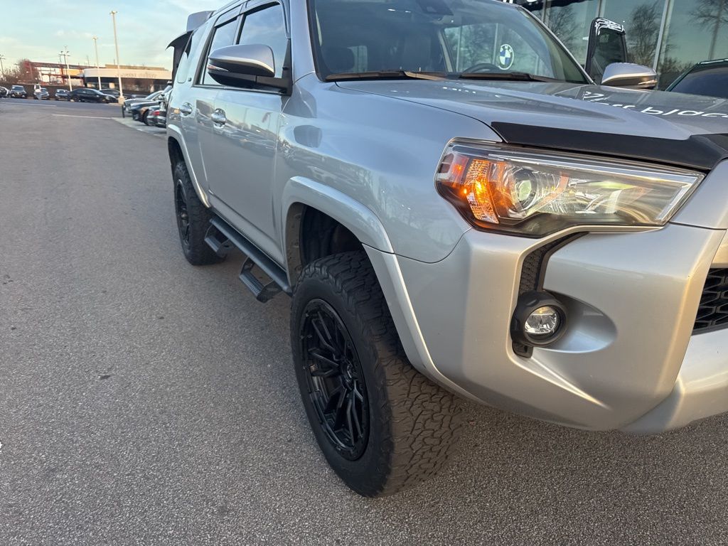 Thumbnail: 2021 Toyota 4Runner - 8