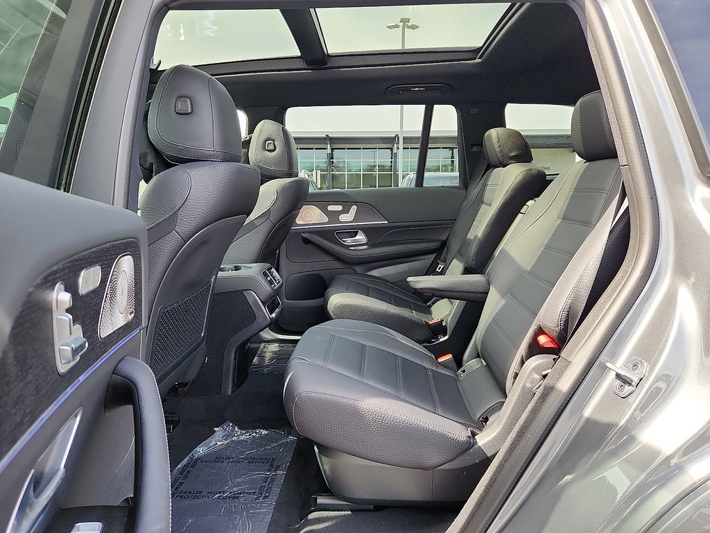 Thumbnail: 2026 Mercedes-Benz GLS - 6