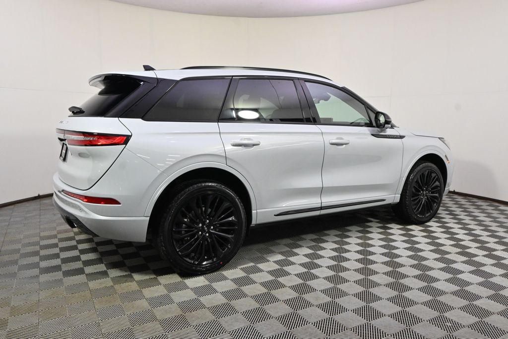 New 2026 White Lincoln Premiere image 7