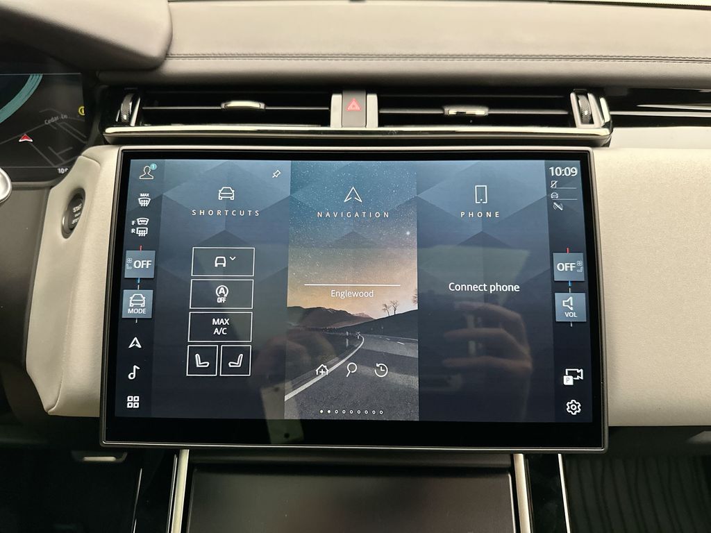 Thumbnail: 2026 Land Rover Range Rover Velar - 21