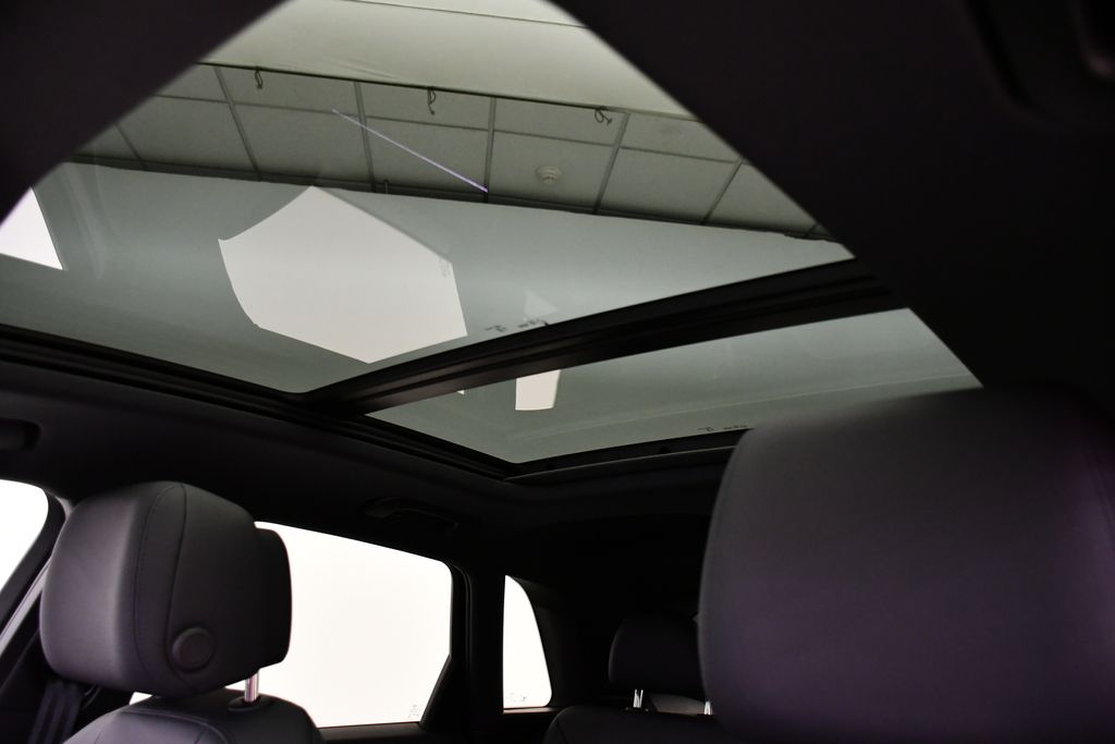 Thumbnail: 2024 Audi Q3 - 18