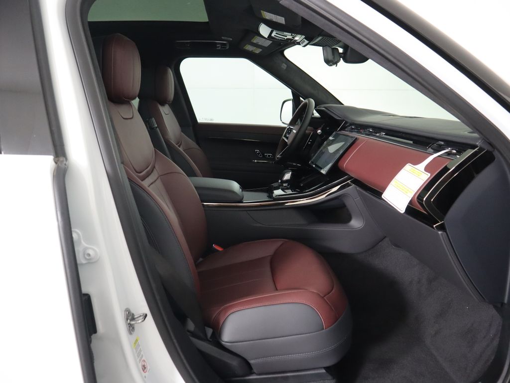Thumbnail: 2025 Land Rover Range Rover Sport - 22
