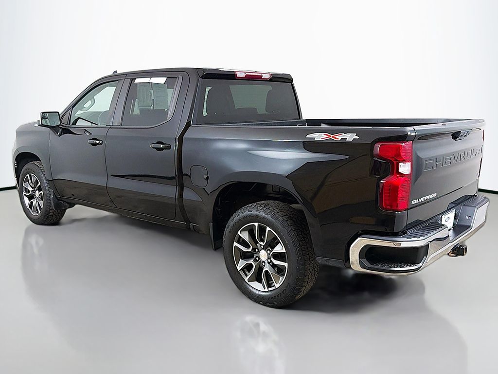 Used 2023 Black Chevrolet LT image 9
