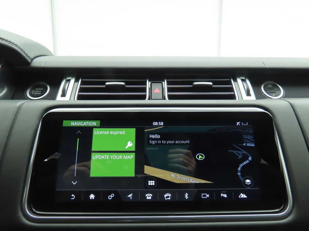 Thumbnail: 2021 Land Rover Range Rover - 15