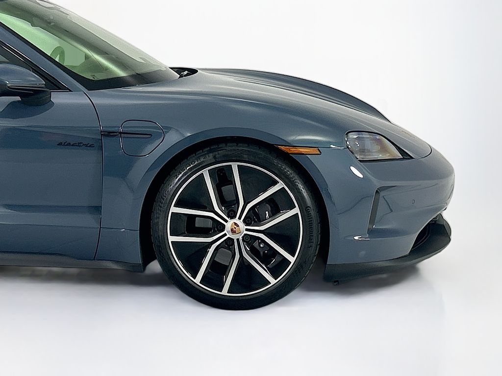 Thumbnail: 2026 Porsche Taycan - 11