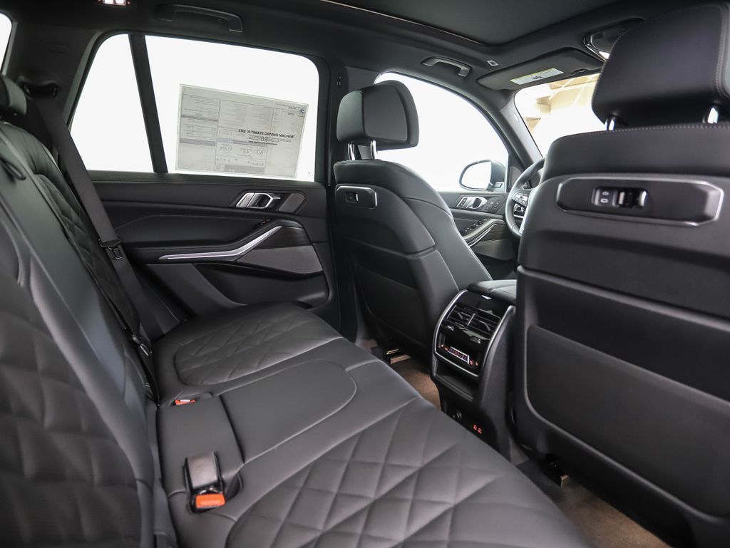 Thumbnail: 2026 BMW X5 - 25