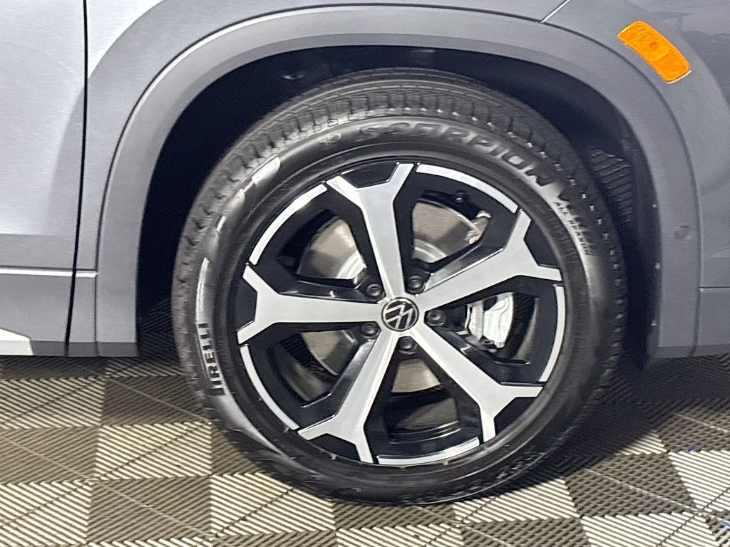 2025 Volkswagen Tiguan 2.0T SE