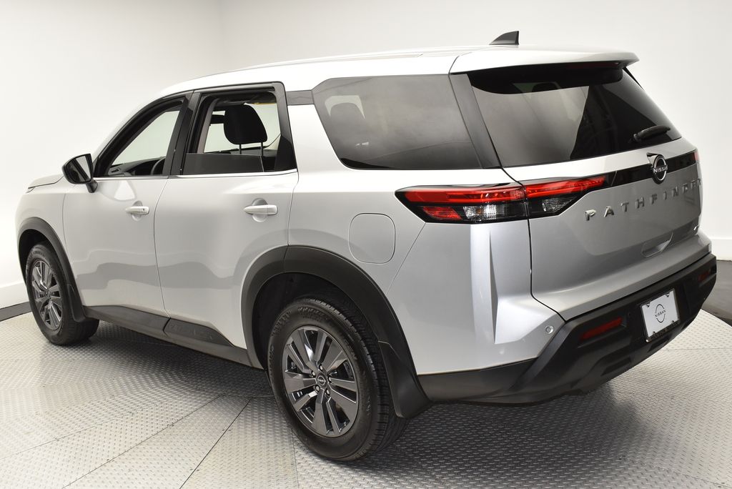 Thumbnail: 2023 Nissan Pathfinder - 7