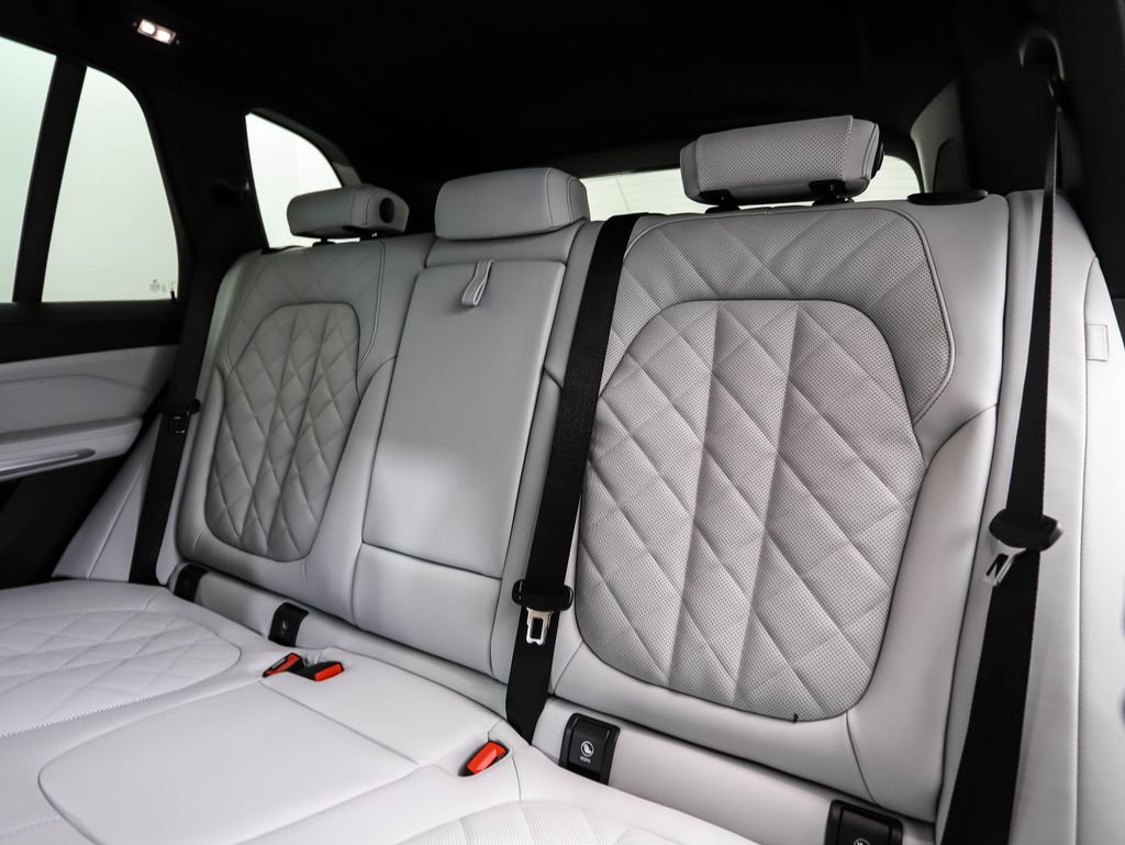Thumbnail: 2026 BMW X5 - 23