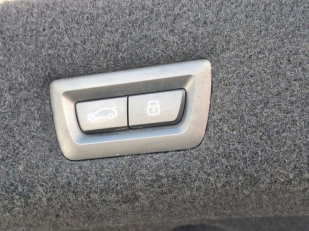 Thumbnail: 2023 BMW i7 - 30