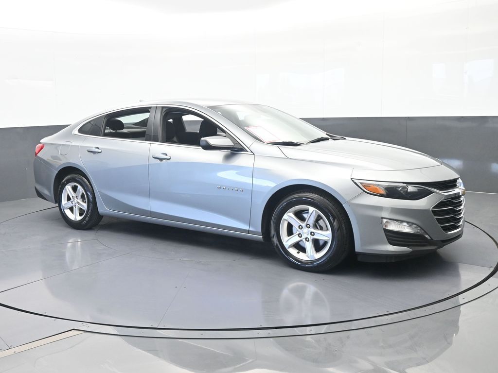 Used 2024 Sterling Gray Metallic Chevrolet LT image 8