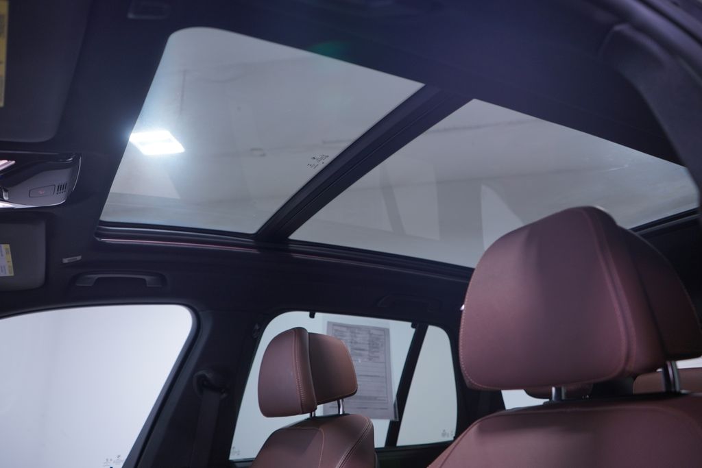 Thumbnail: 2022 BMW X5 - 8