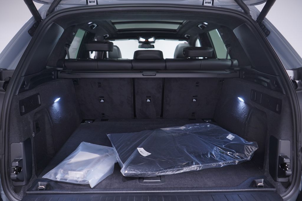 Thumbnail: 2026 BMW X5 - 13