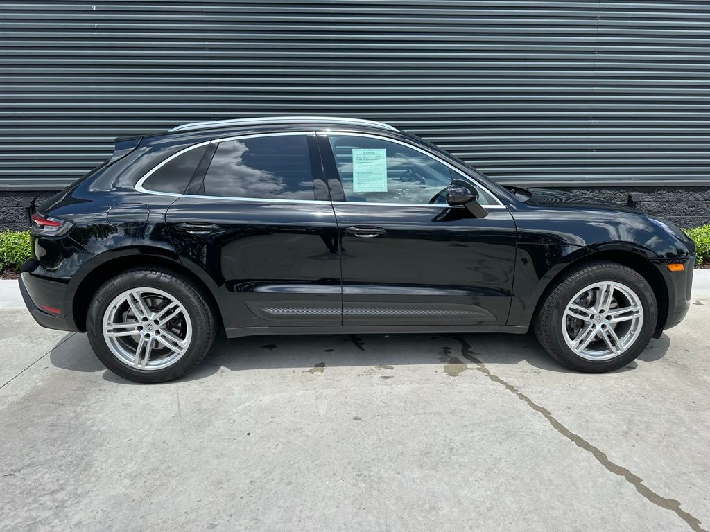 2022 Porsche Macan  8