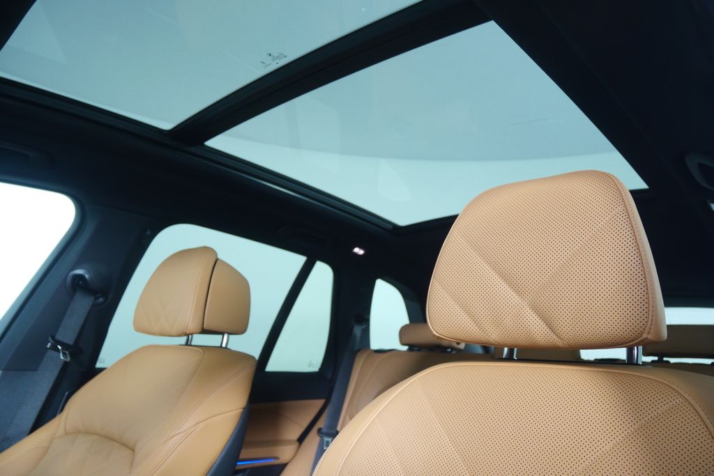 Thumbnail: 2026 BMW X5 - 12