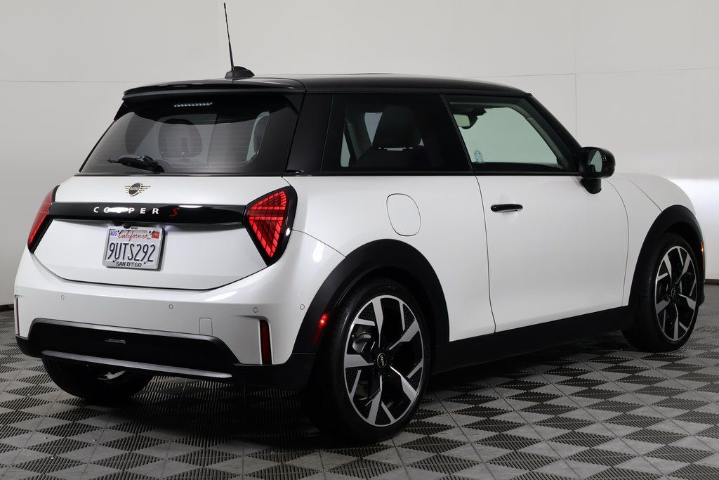 Thumbnail: 2025 MINI Cooper - 4