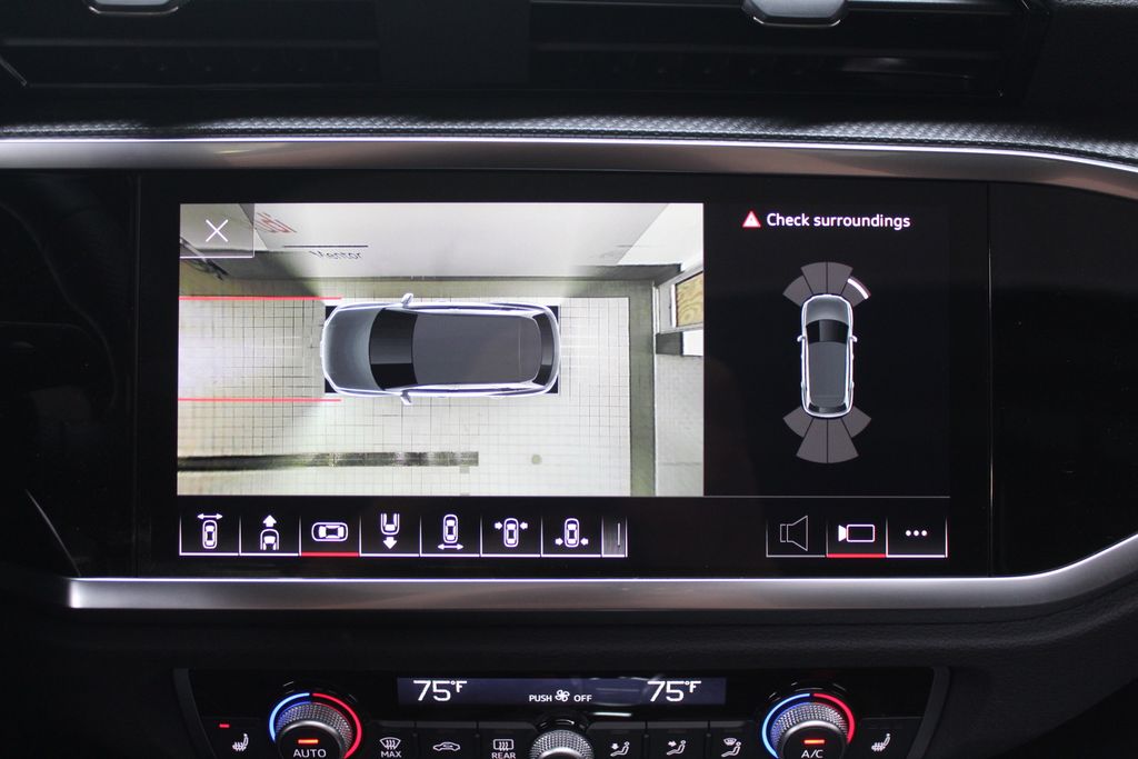 Thumbnail: 2025 Audi Q3 - 24