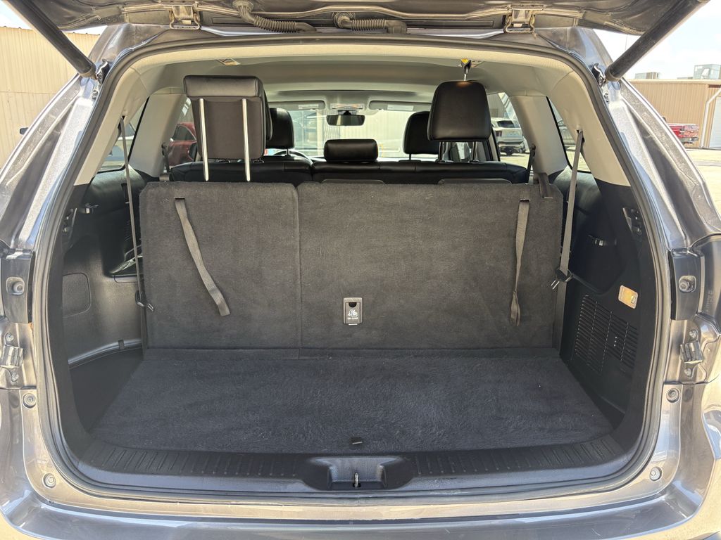 2019 Toyota Highlander XLE Gray at Gullo Toyota