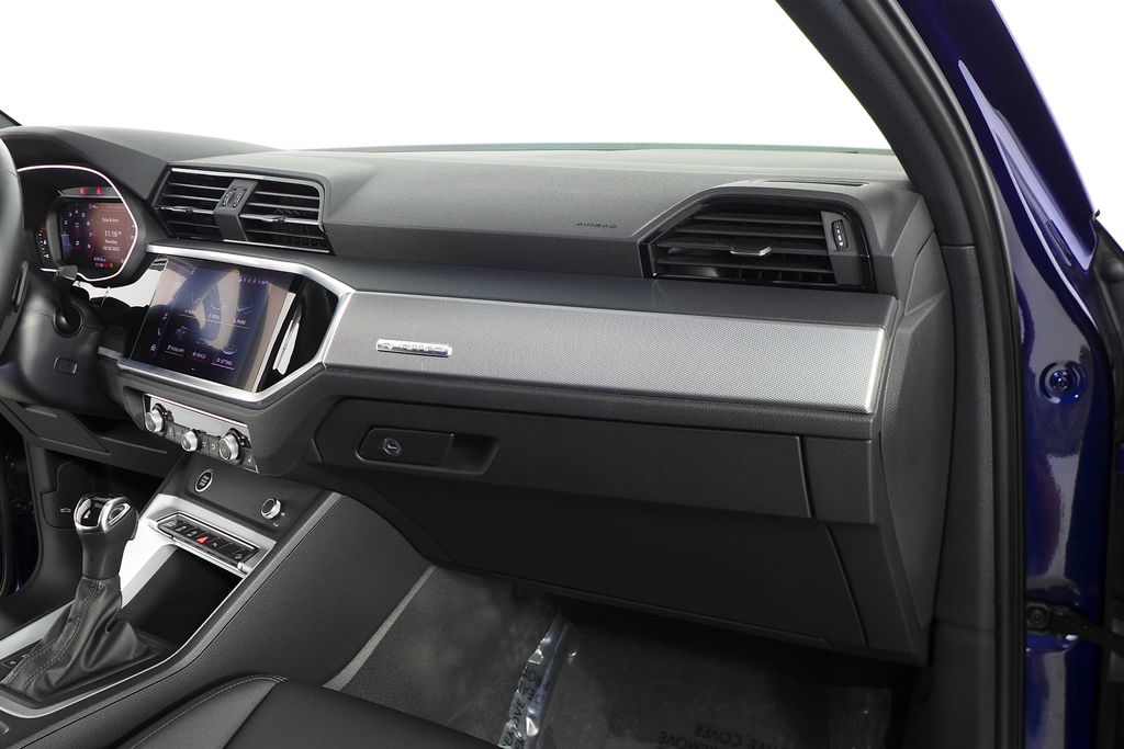 Thumbnail: 2022 Audi Q3 - 14