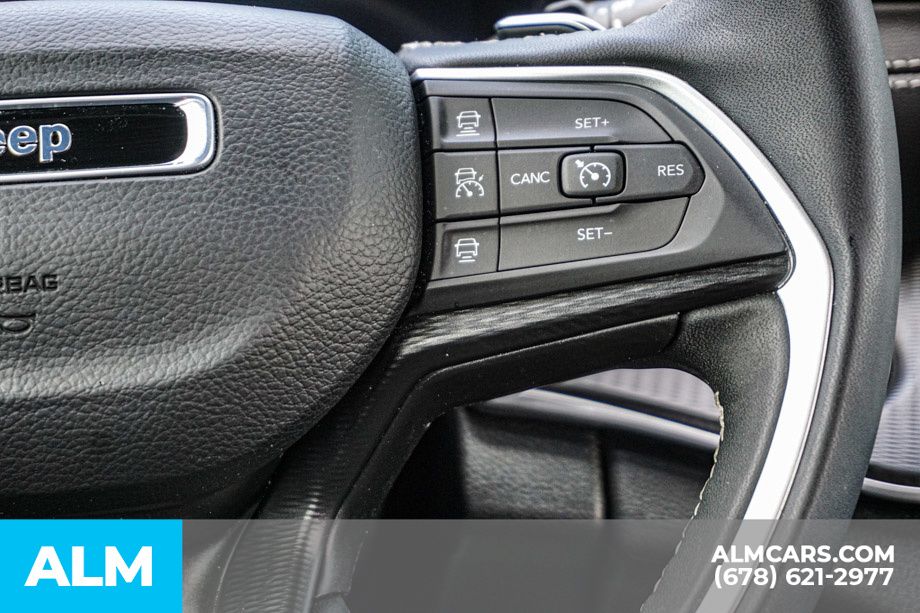 Used 2025 Black Jeep Altitude image 30