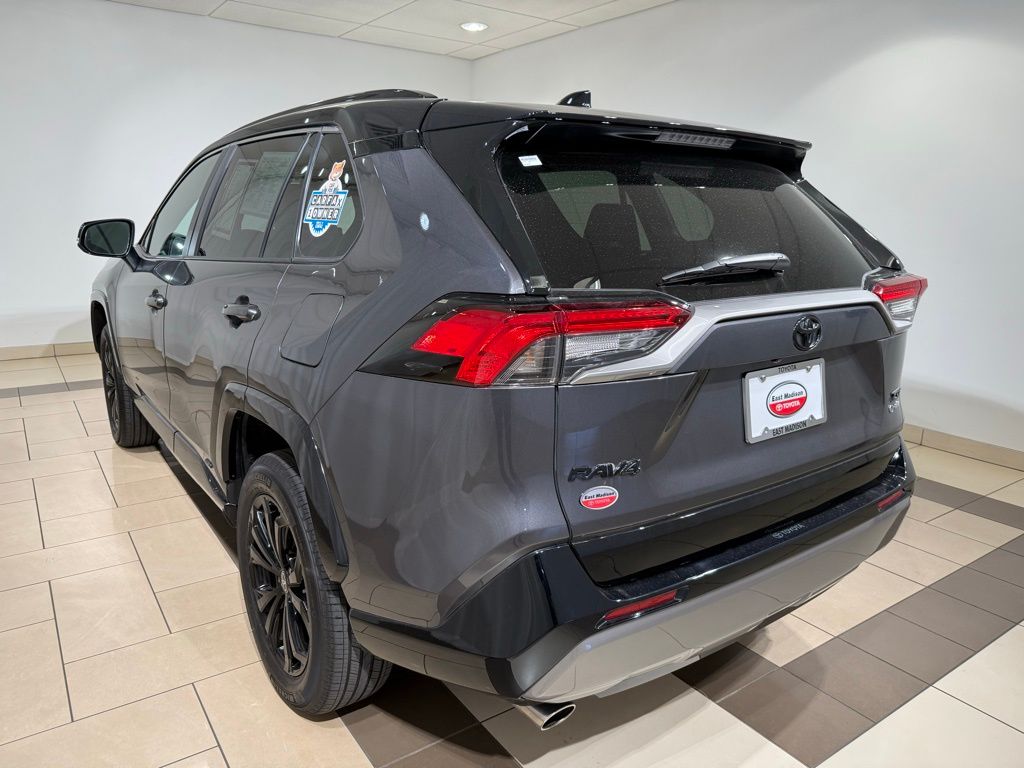 Thumbnail: 2025 Toyota RAV4 - 3