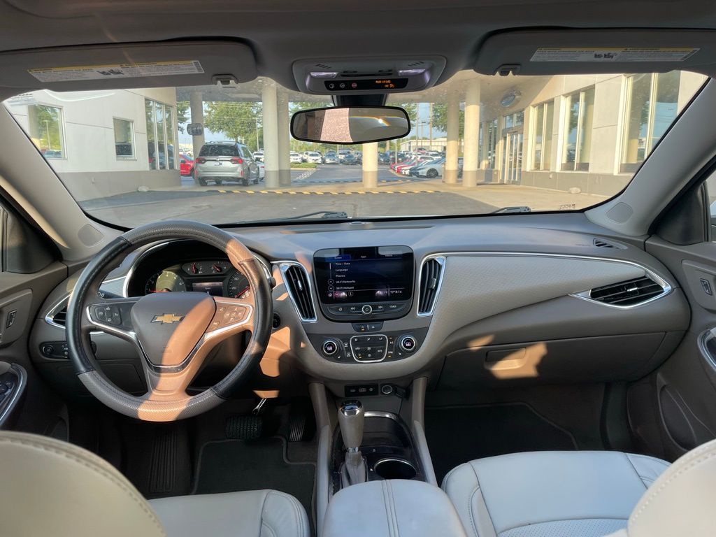 Thumbnail: 2020 Chevrolet Malibu - 5