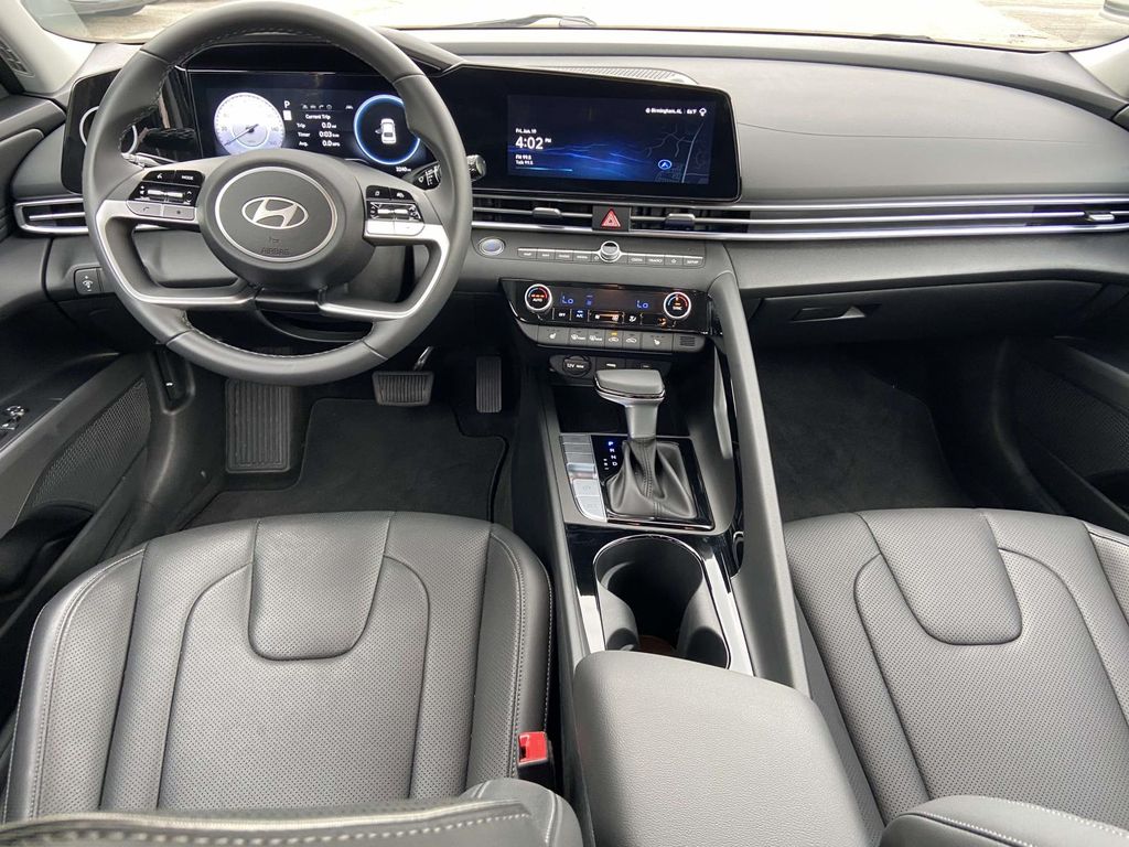 Used 2025 Black Hyundai Limited image 10
