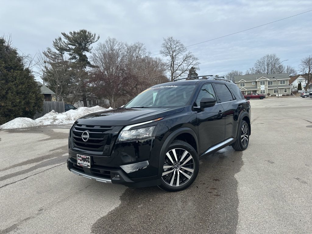 2025 Nissan Pathfinder Platinum 4WD