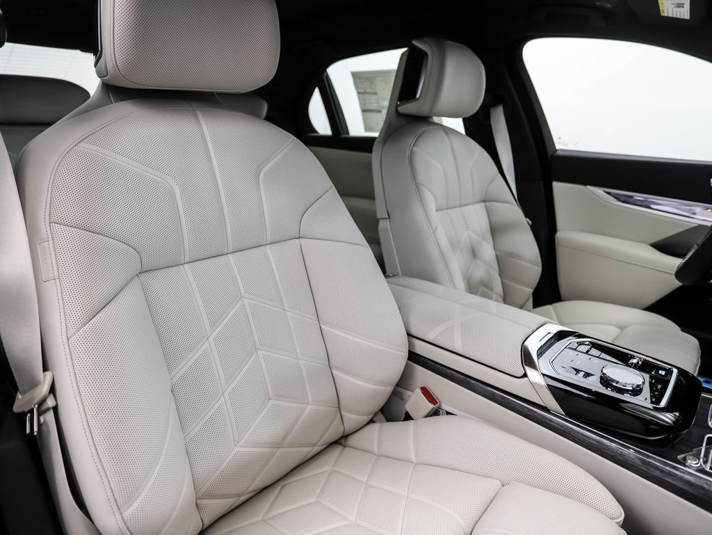 2025 BMW i7 xDrive60 32