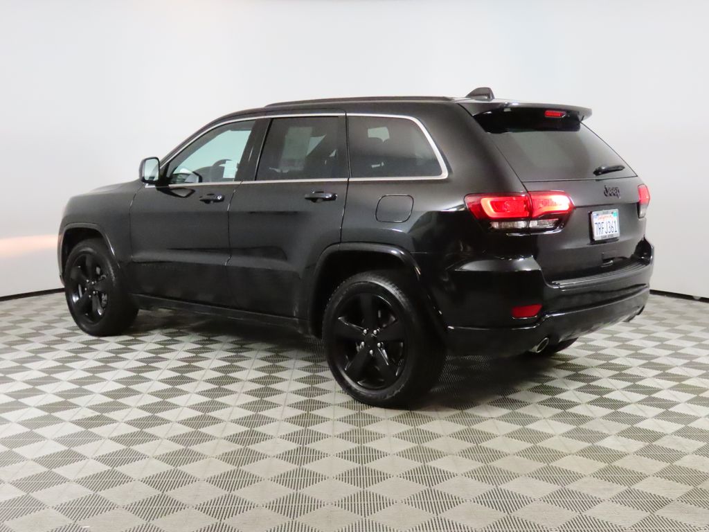Thumbnail: 2015 Jeep Grand Cherokee - 3