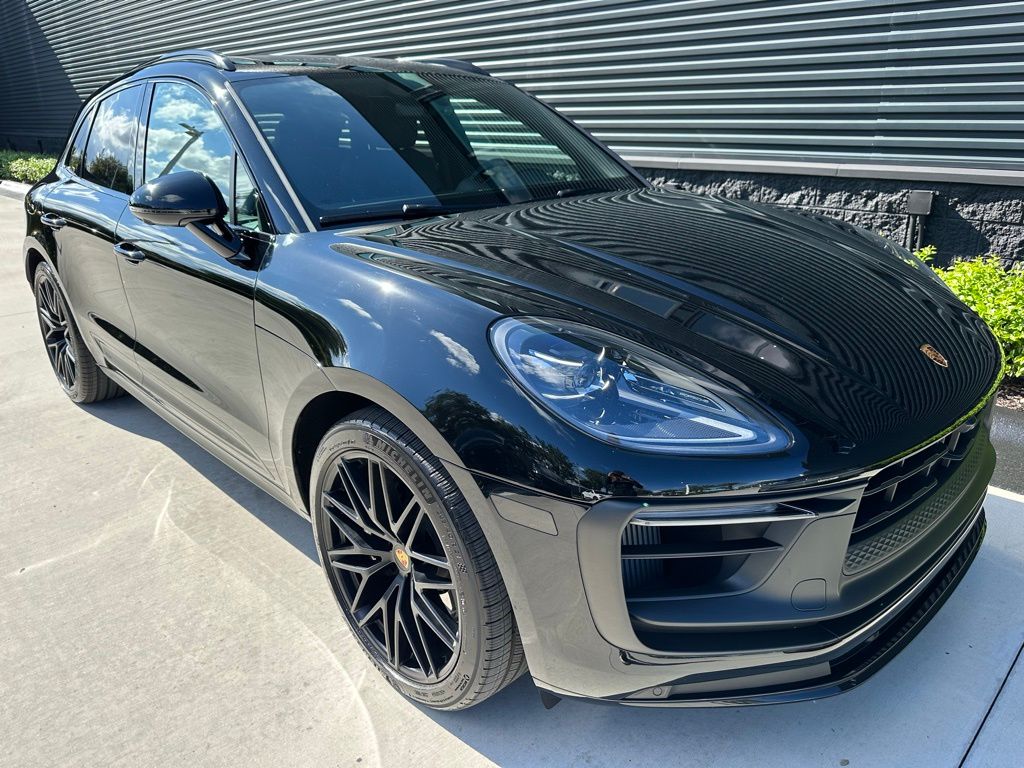 Thumbnail: 2023 Porsche Macan - 11