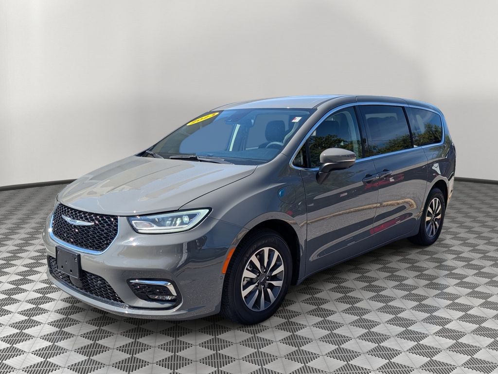 Gray Clearcoat 2023 Chrysler Pacifica Hybrid Minivan Front-Wheel Drive Continuously Variable Transmission